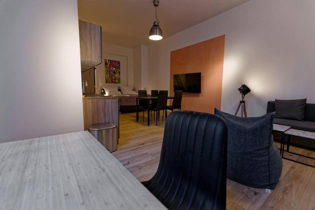 Appartement 2 Neben Warschauer Platz Und Spree *